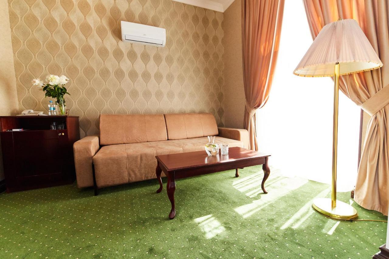 Arcadia Plaza Hotel Odessa Exterior foto